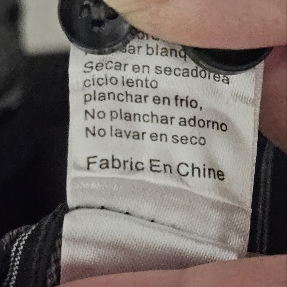 NWT MENS Cultura International button down with velvet like floral design - Picture 7 of 15